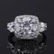 Elegante diamanten ring met bewerkte rand