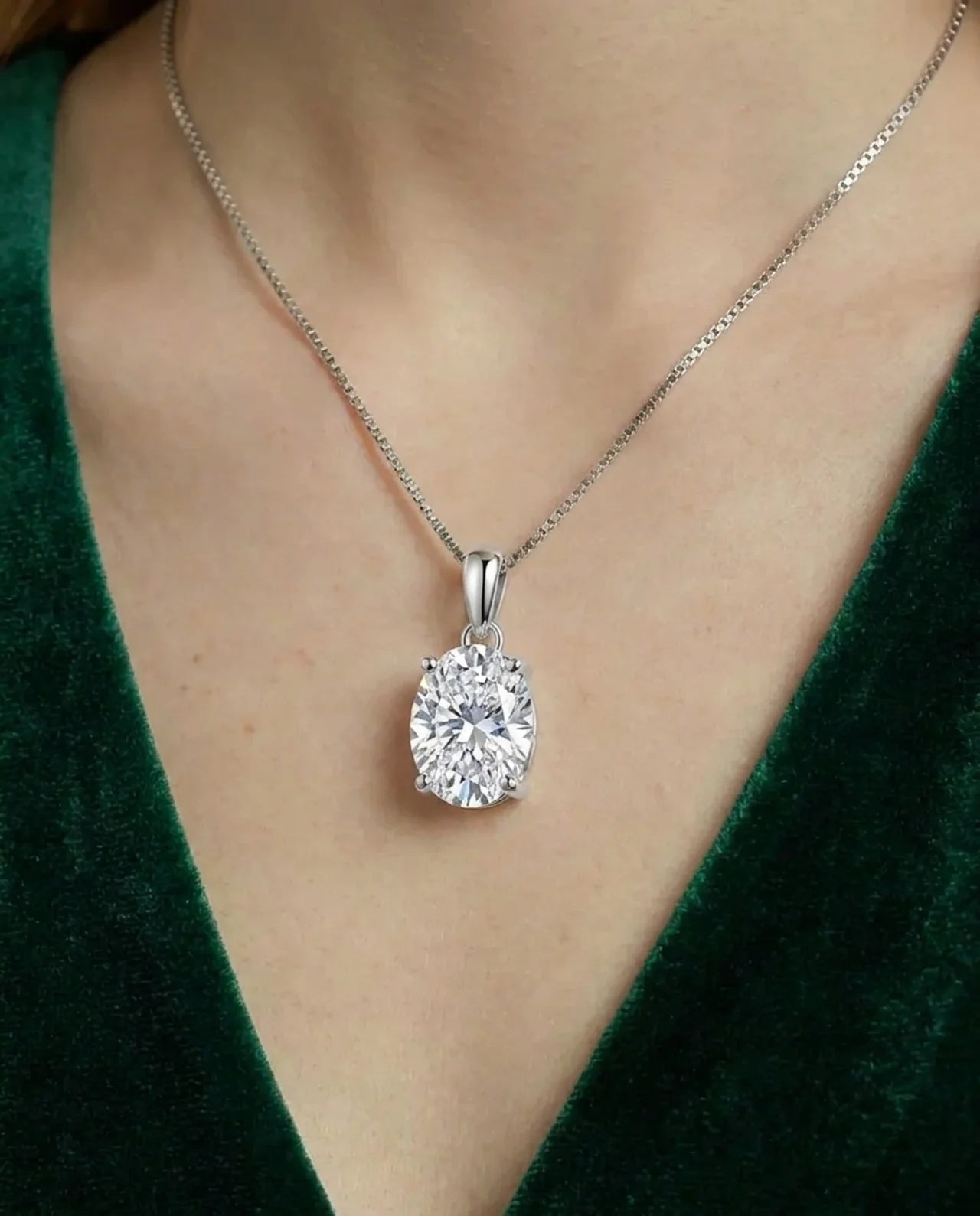 Gesimuleerde diamanten stenen ketting