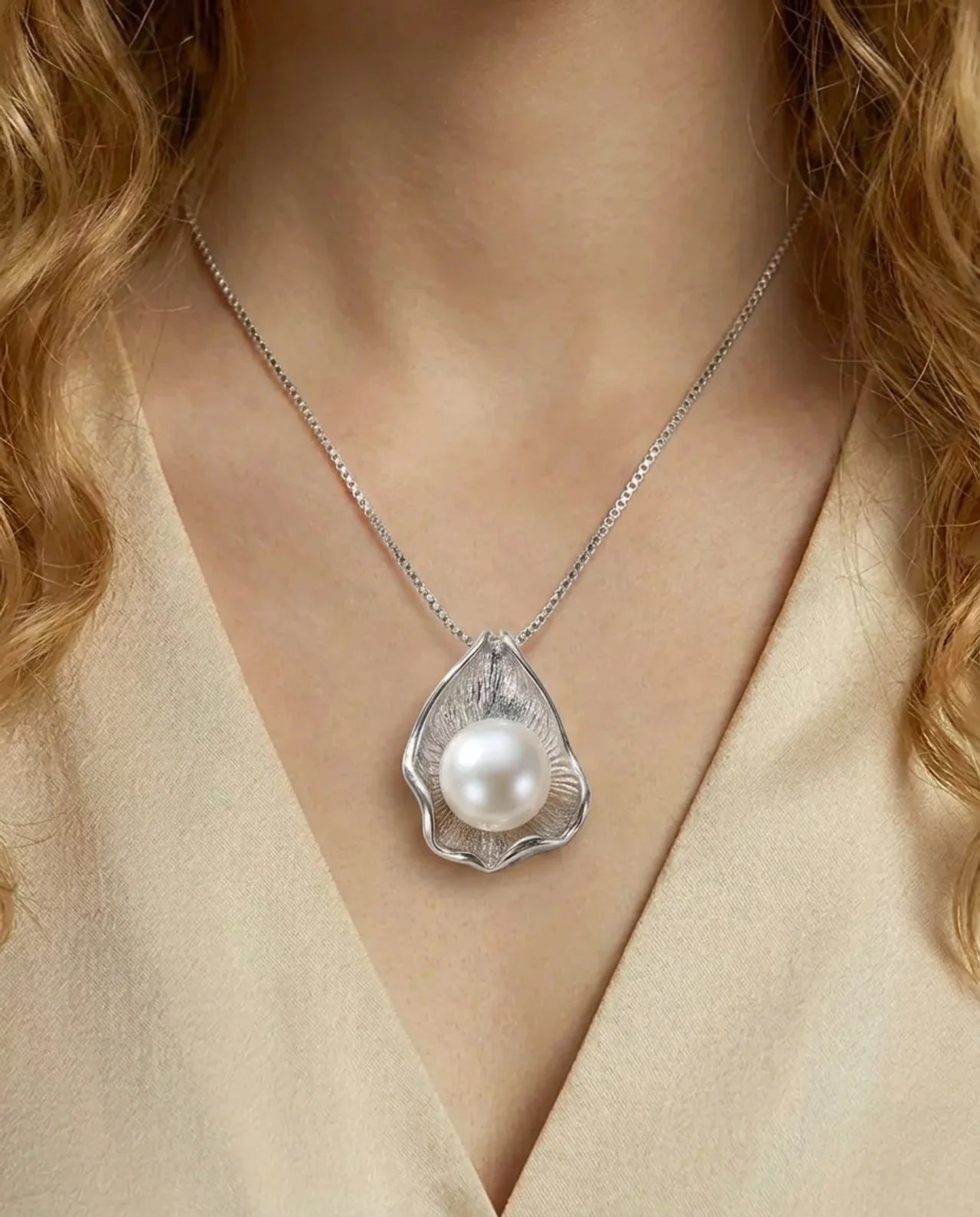 Echte witte parelketting met schelp