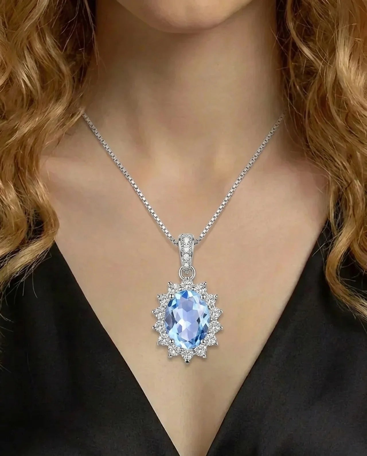 Natuurlijke topaas en gesimuleerde diamanten halsketting
