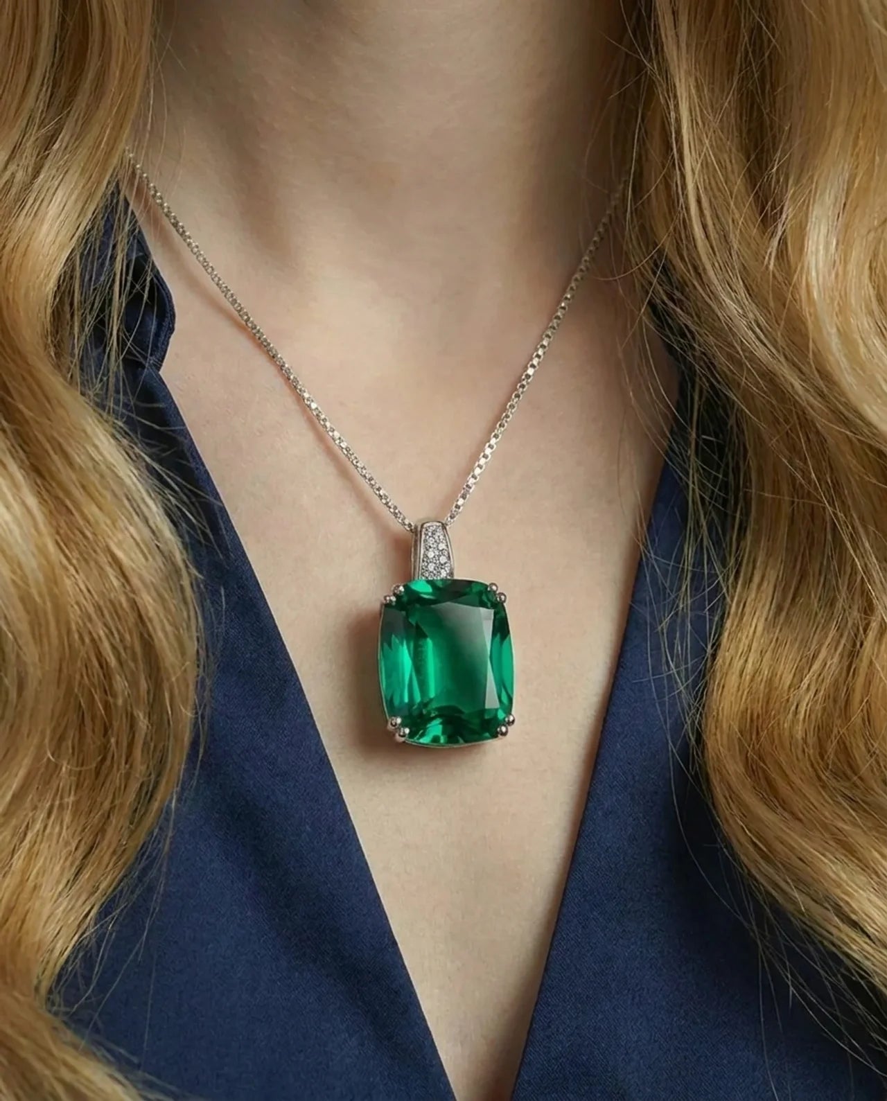 Elegante smaragdgroene ketting gemaakt