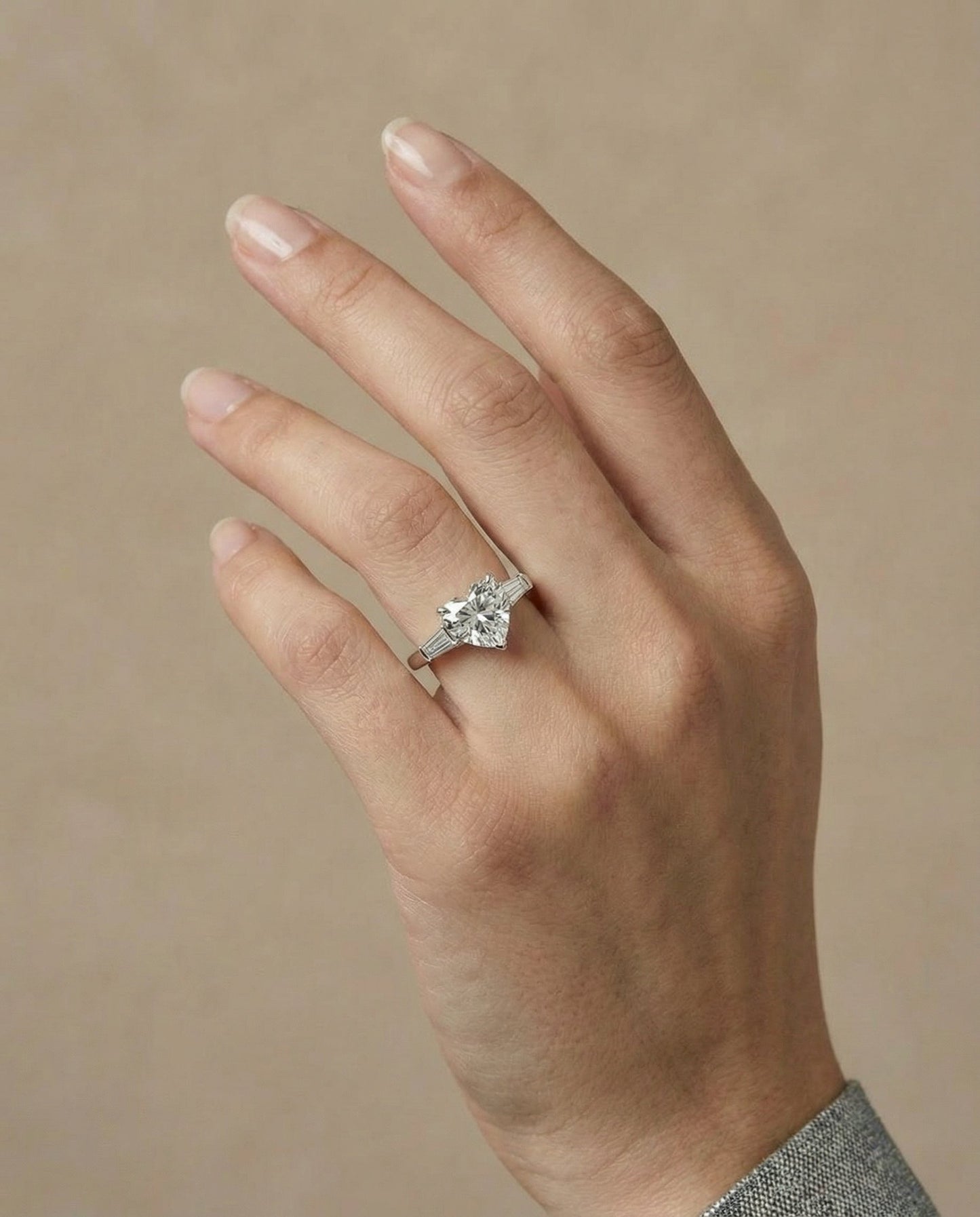 Gesimuleerde diamanten hartring