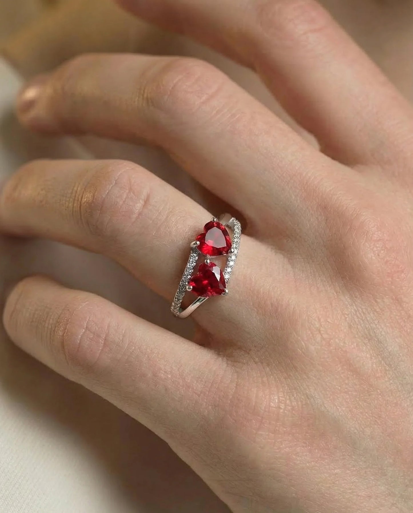 Ruby twee Heart Stone Ring
