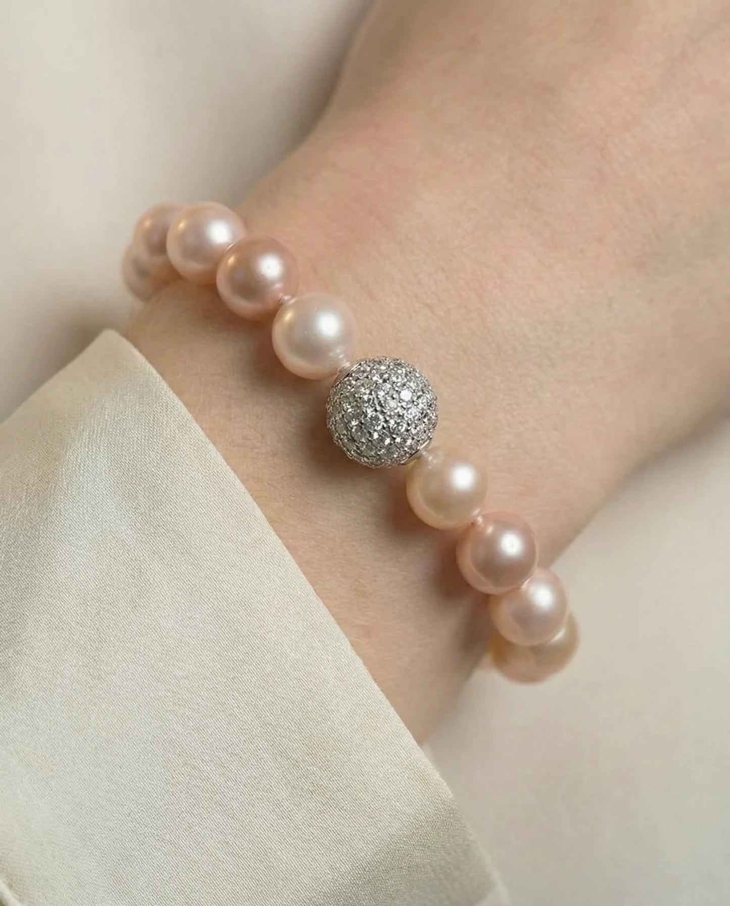 Perzikparel en zirkoon armband