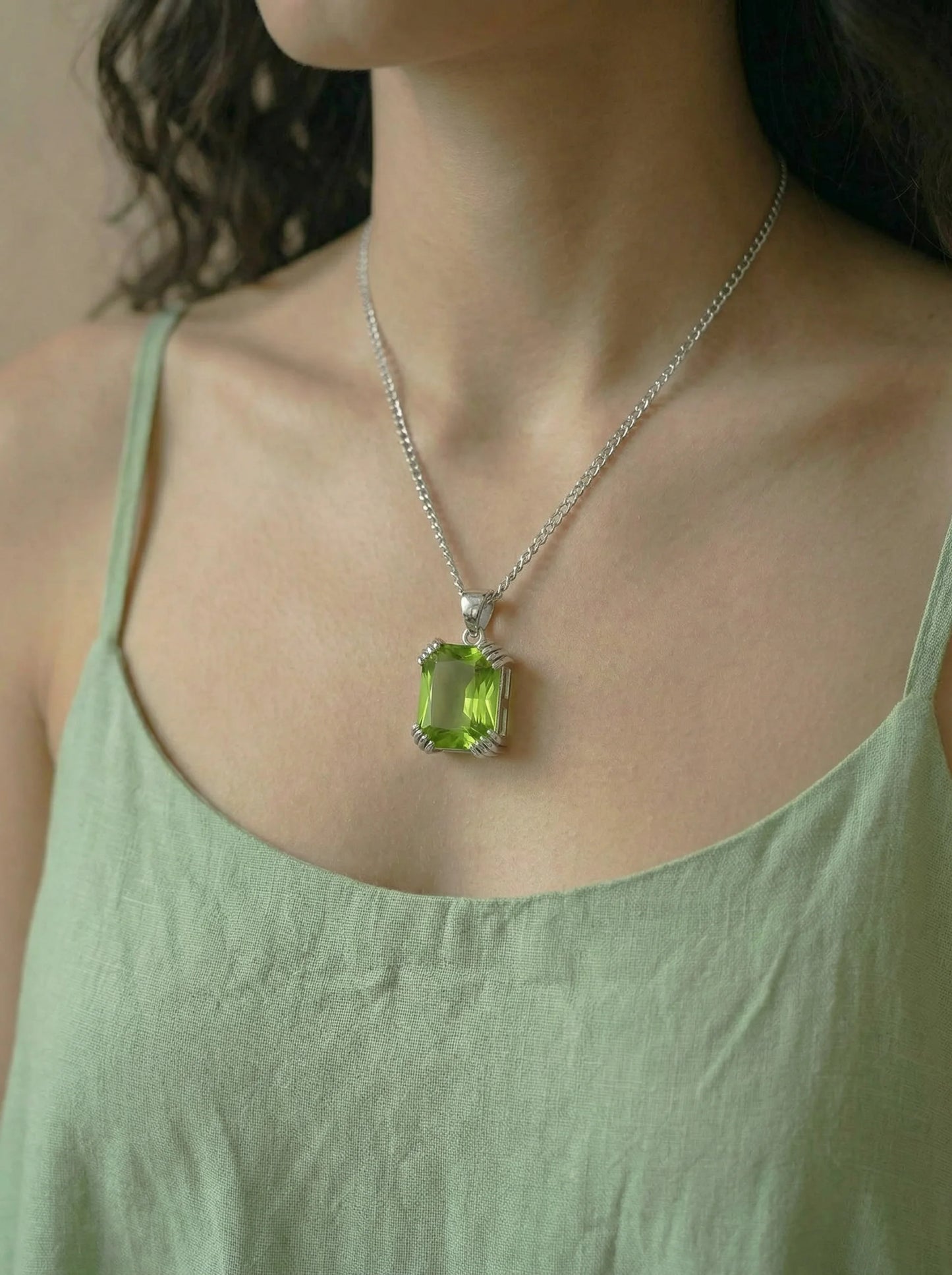 Echte natuurlijke grote peridot hanger