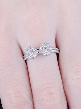 Gesimuleerde diamanten oneindigheidsring