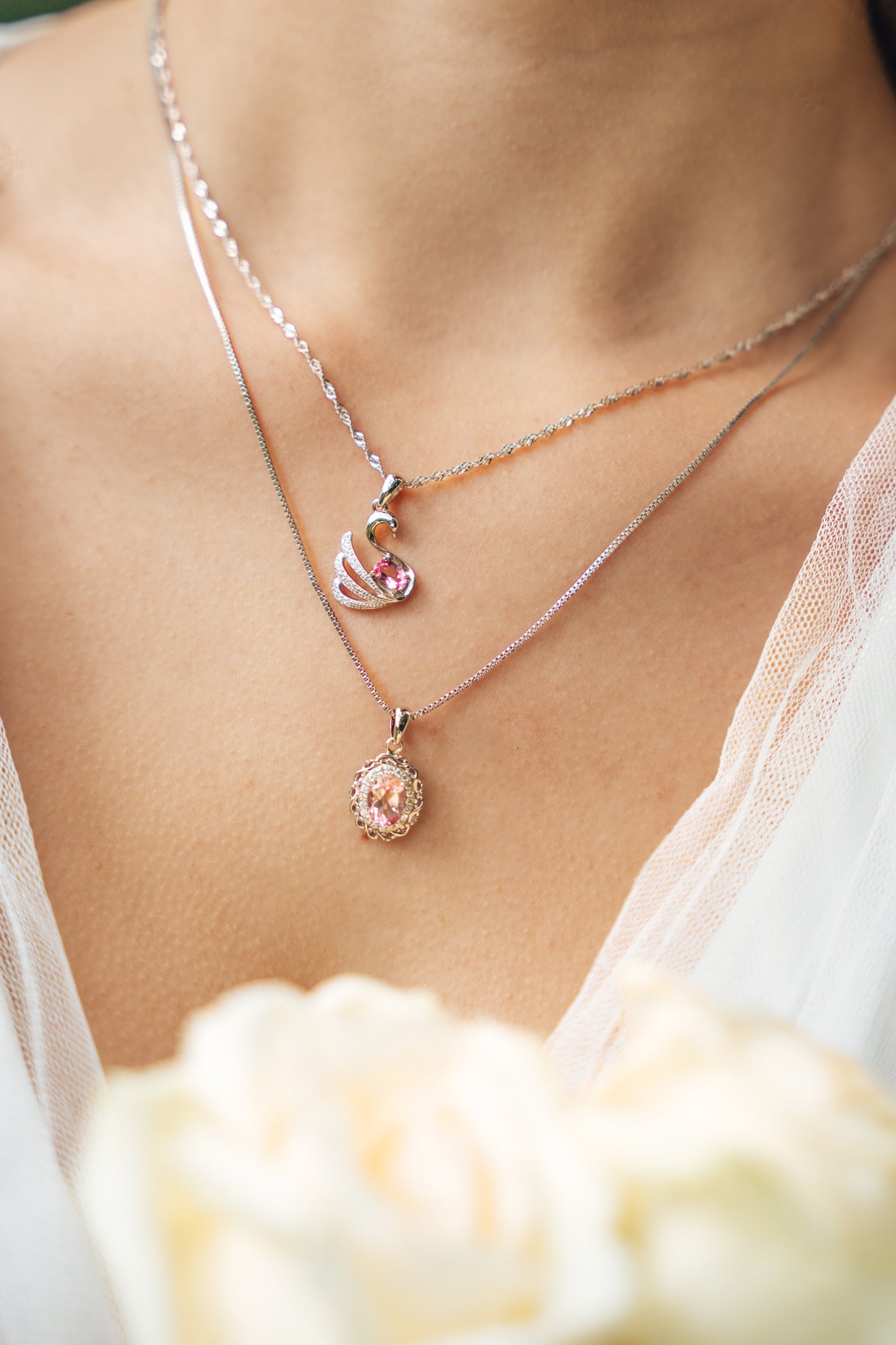 Natuurlijke roze topaas zwaan ketting