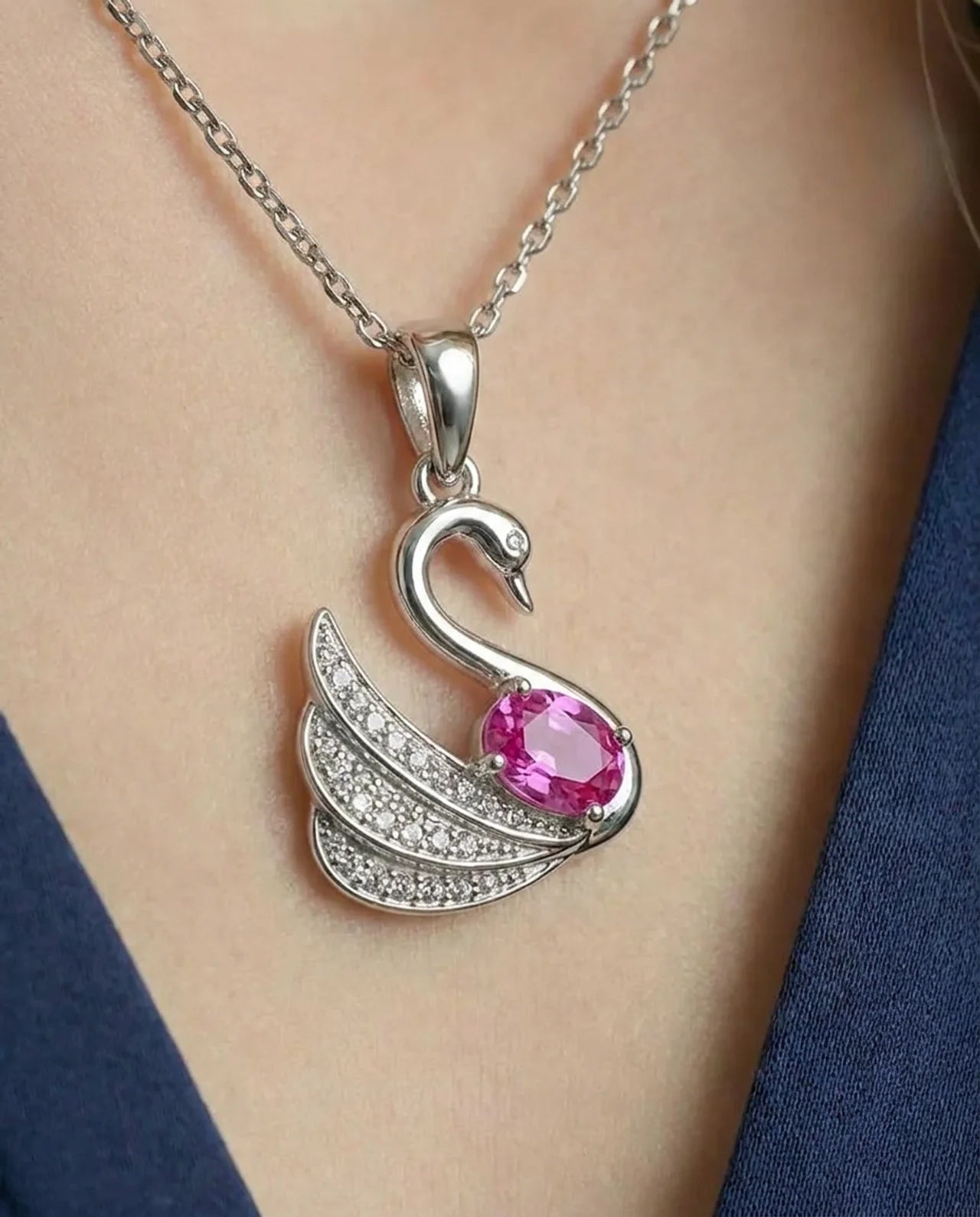 Natuurlijke roze topaas zwaan ketting