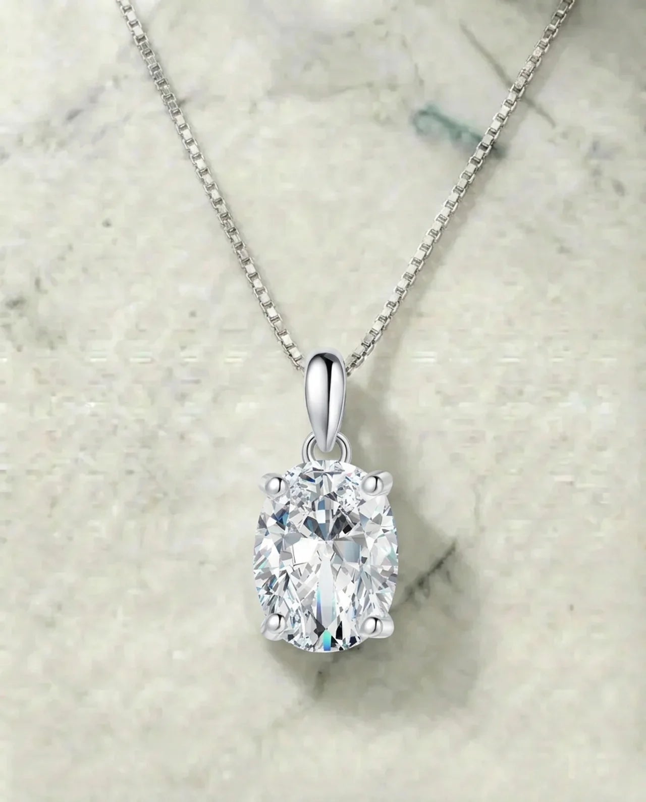 Gesimuleerde diamanten stenen ketting 