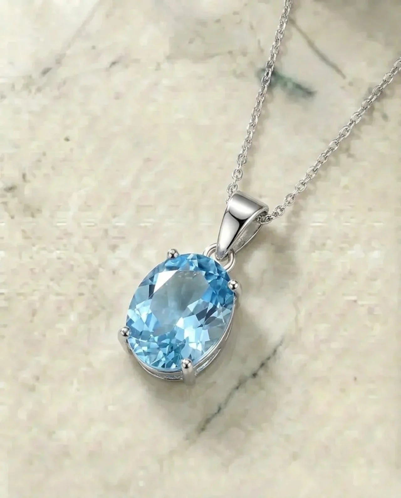 Natuurlijke lichtblauwe ovale topaas ketting 