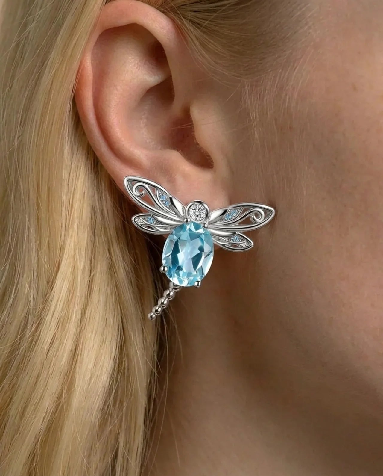Lichtblauwe Dragonfly oorbellen