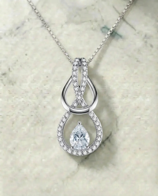Gesimuleerde peer diamanten halsketting 