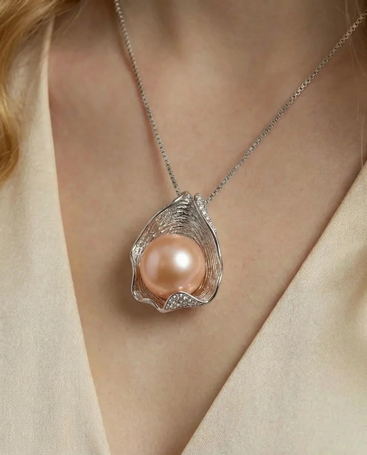 Echte roze parelketting met schelp