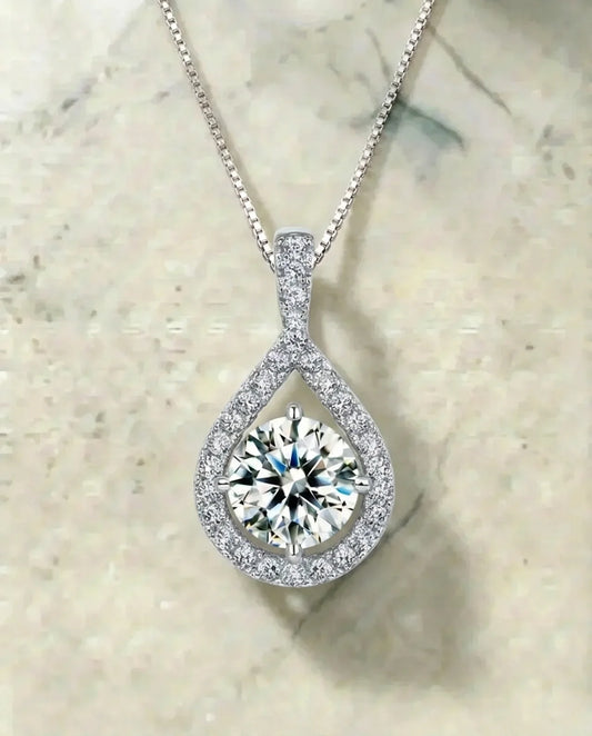 Gesimuleerde diamanten halsketting