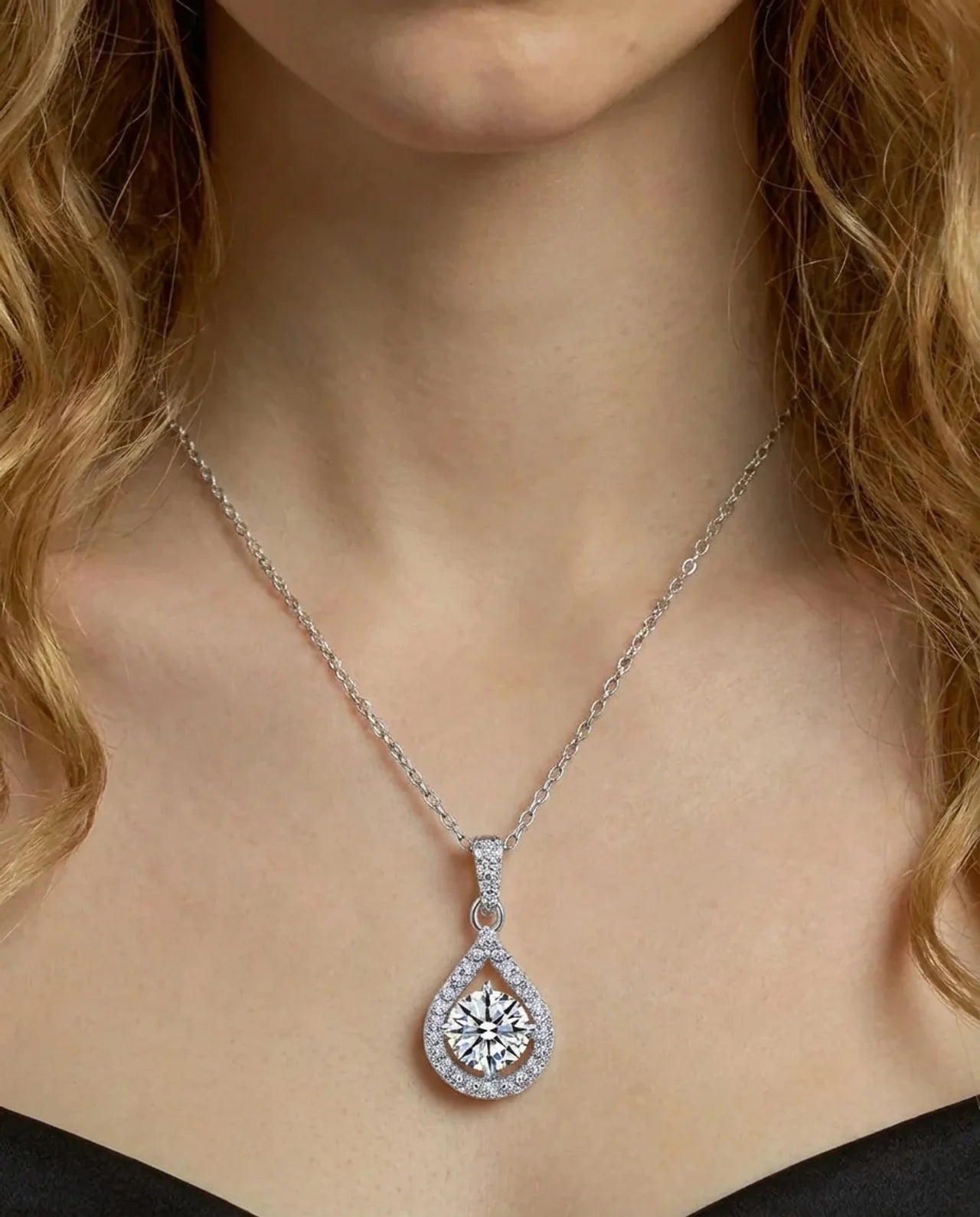 Gesimuleerde diamanten halsketting