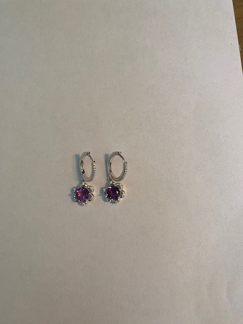 Amethistkleurige bloemoorbellen in 925 sterling zilver