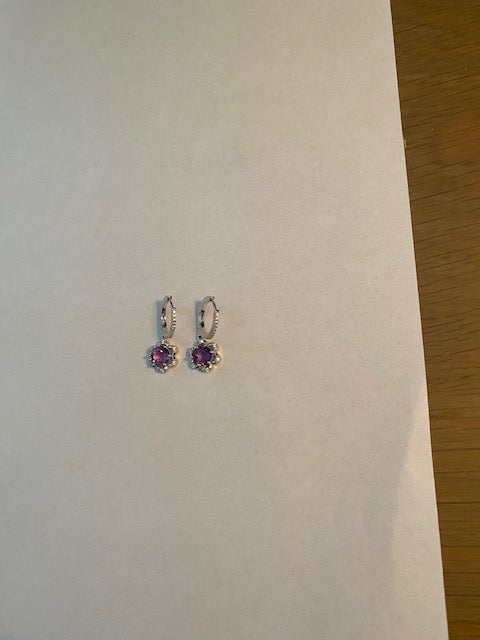 Amethistkleurige bloemoorbellen in 925 sterling zilver