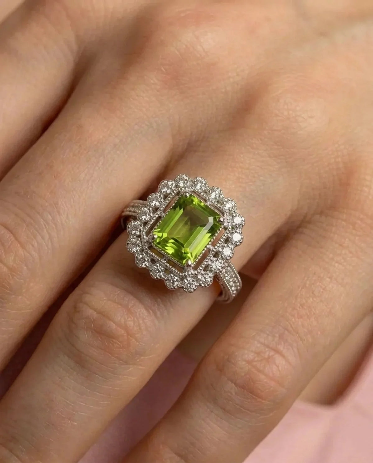 Olijfgroene zirkonia ring in 925 zilver