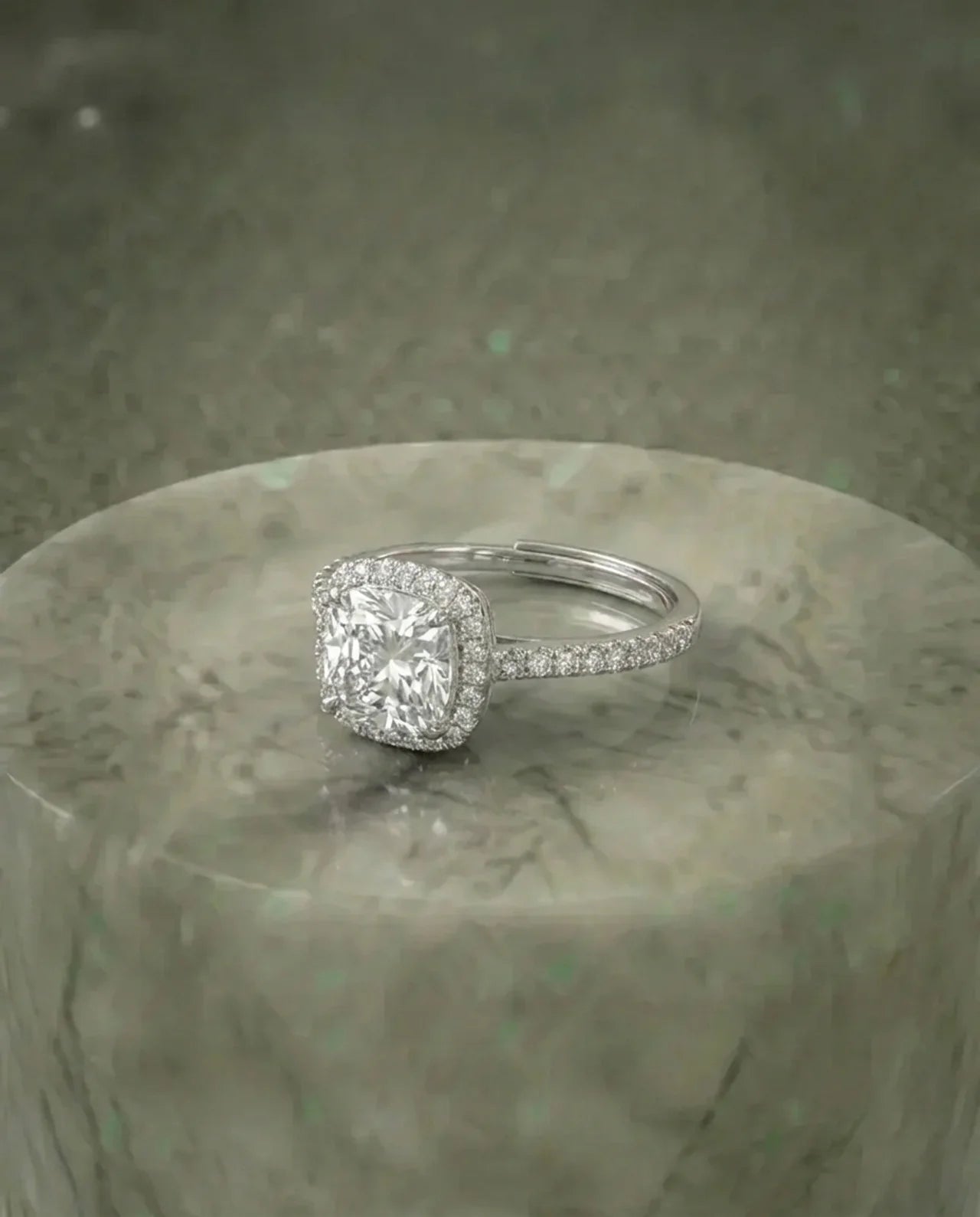 Gesimuleerde diamanten kussenring