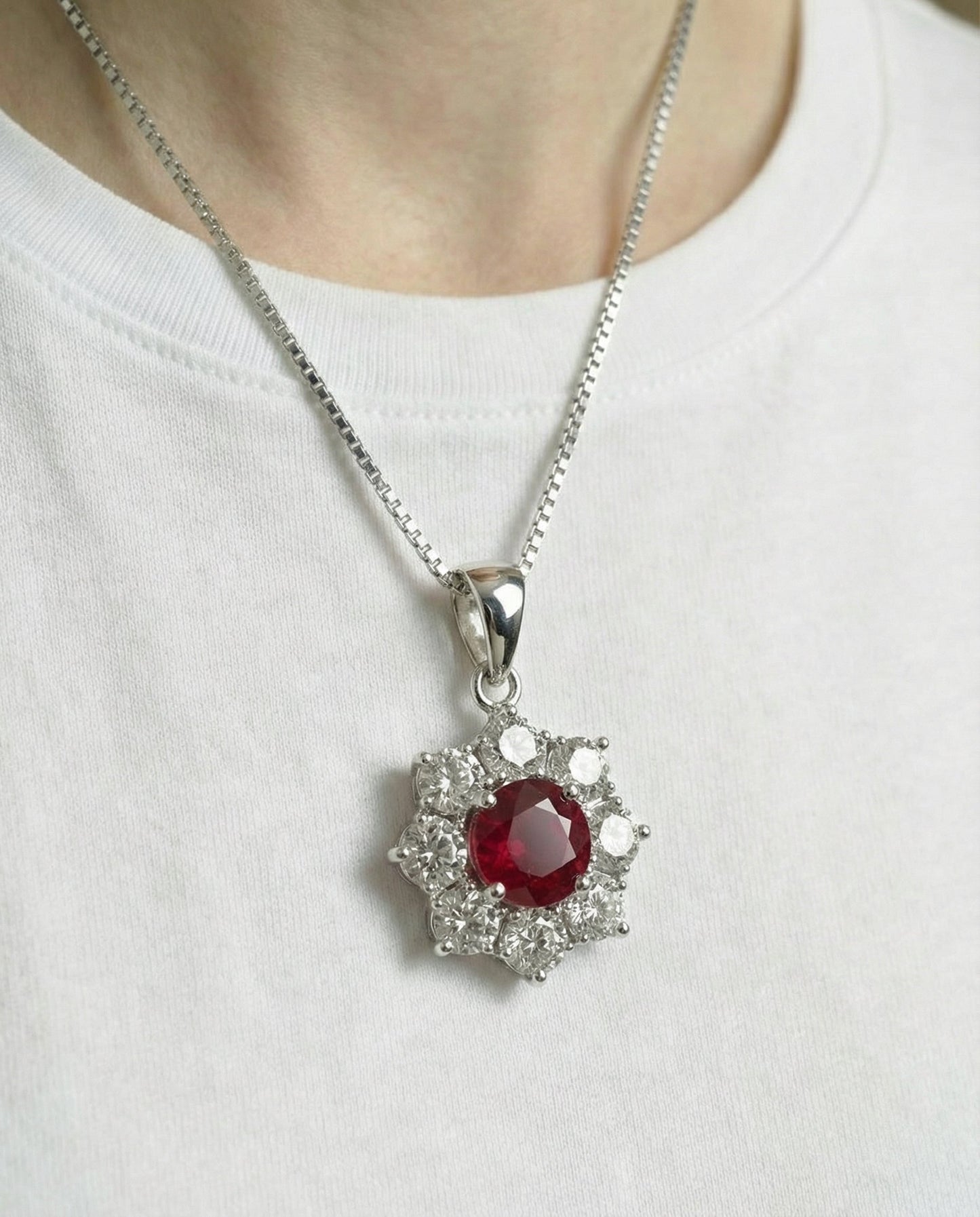 Rode robijnrode bloemenketting 