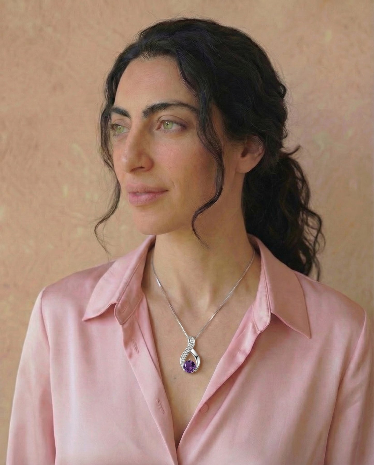 Natuurlijke Amethist en gesimuleerde diamanten halsketting