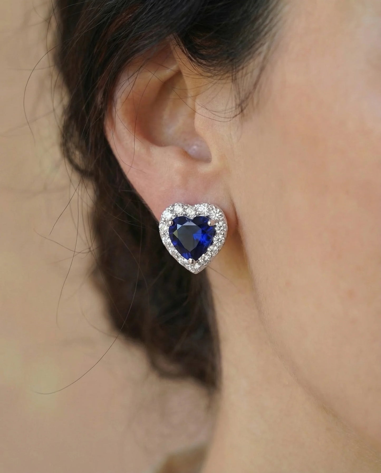 Saffier hartvormige studs