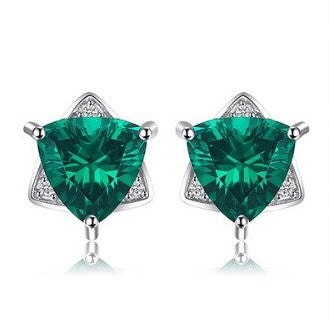 Smaragdgroene driehoek oorbellen gemaakt